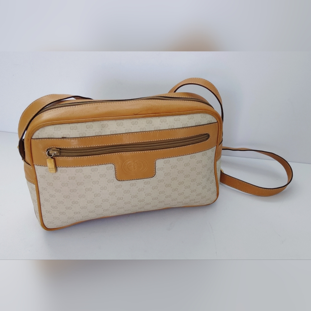 Gucci  Crossbody Bag. Pre-owned.